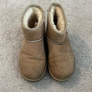 Short Ugg boots
